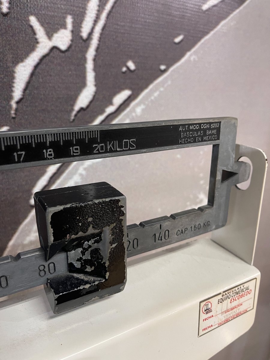 yeahcompa's tweet image. No les he subido nada de mi proceso del gym pero no he faltado y hoy por primera vez en mi vida llegamos a los 80 KILOS, no tienen idea de lo feliz que me hace esto, siempre tuve un pequeño complejo con mi cuerpo, y ahora realmente me siento grande (literal) y fuerte 💪🏻