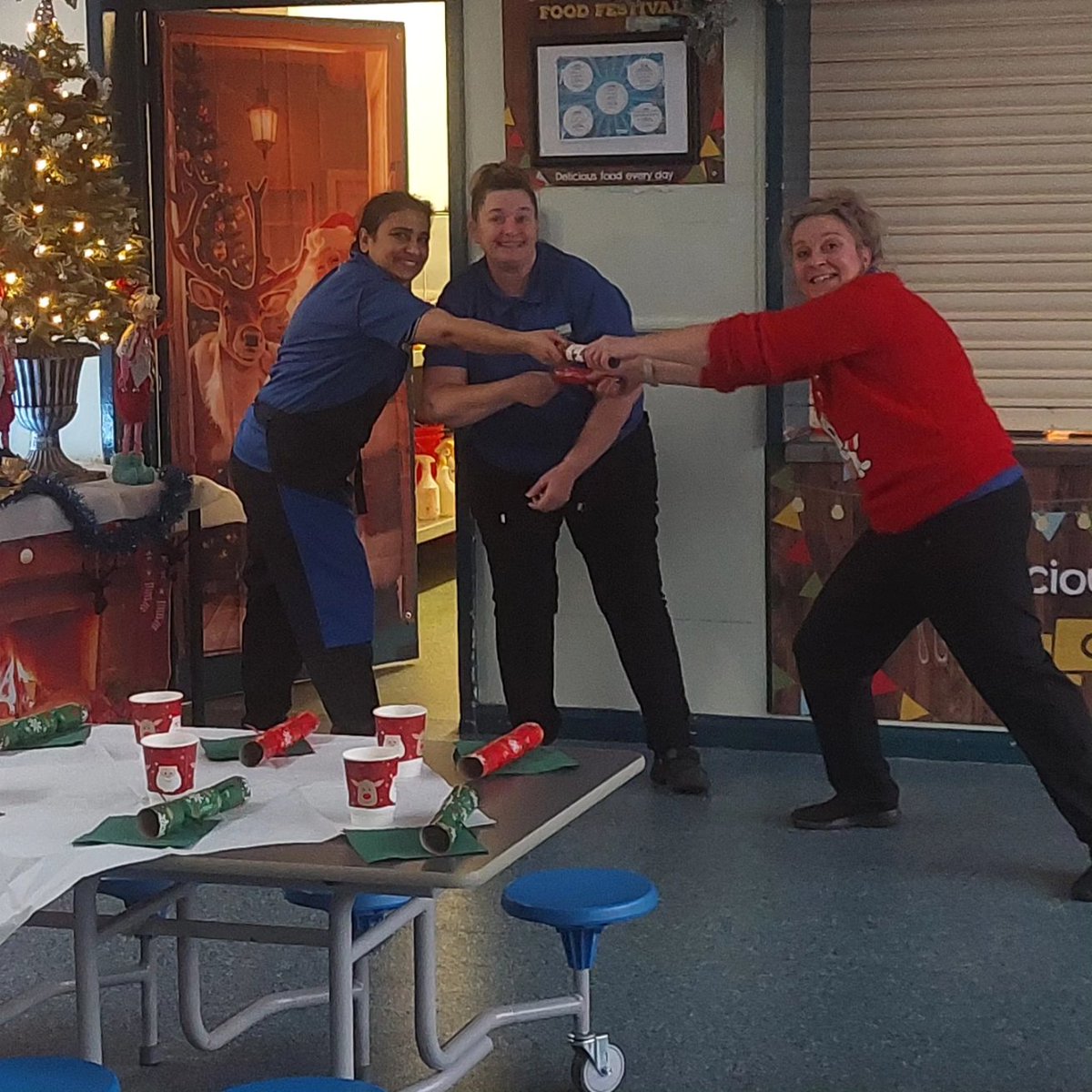 BrookfieldsPri1's tweet photo. A big thank you to our amazing catering staff for a fantastic and very delicious Christmas dinner!! 🥰🥰  #teambrookfields #WeAreCreate https://t.co/DfCV4jZUZS
