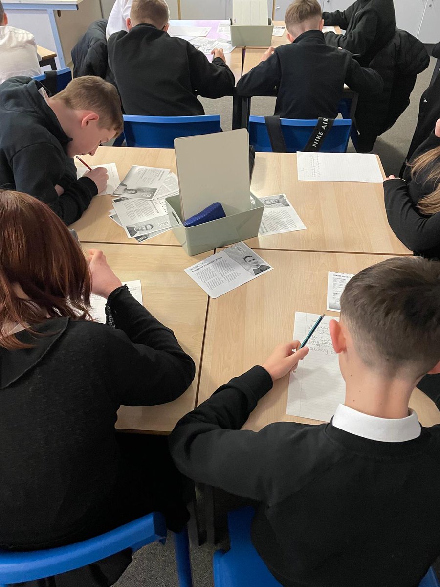 Park Mains English Department tweet media