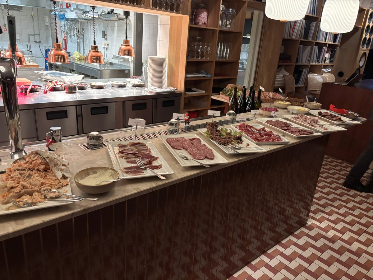 Professor Pingosaurus tweet media