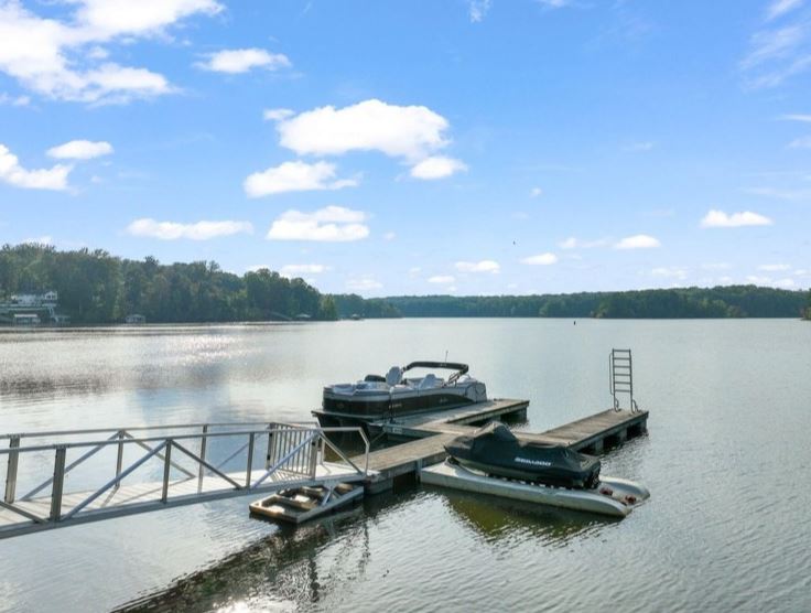 LakeHousedotcom's tweet photo. For Sale: Kerr Lake - Buggs Island Lake in VA, $439,500, 3 br, 4.0 ba. KERR LAKE ACCESS home on a corner lot in the PRESTWOULD Community.
https://t.co/1q7pBffAzx
#lakehouse #lakehome #lakefront #lake #lakes #lakeside #lakeproperty #lakeview #lakehousecom #waterfront https://t.co/62ogxczZe1