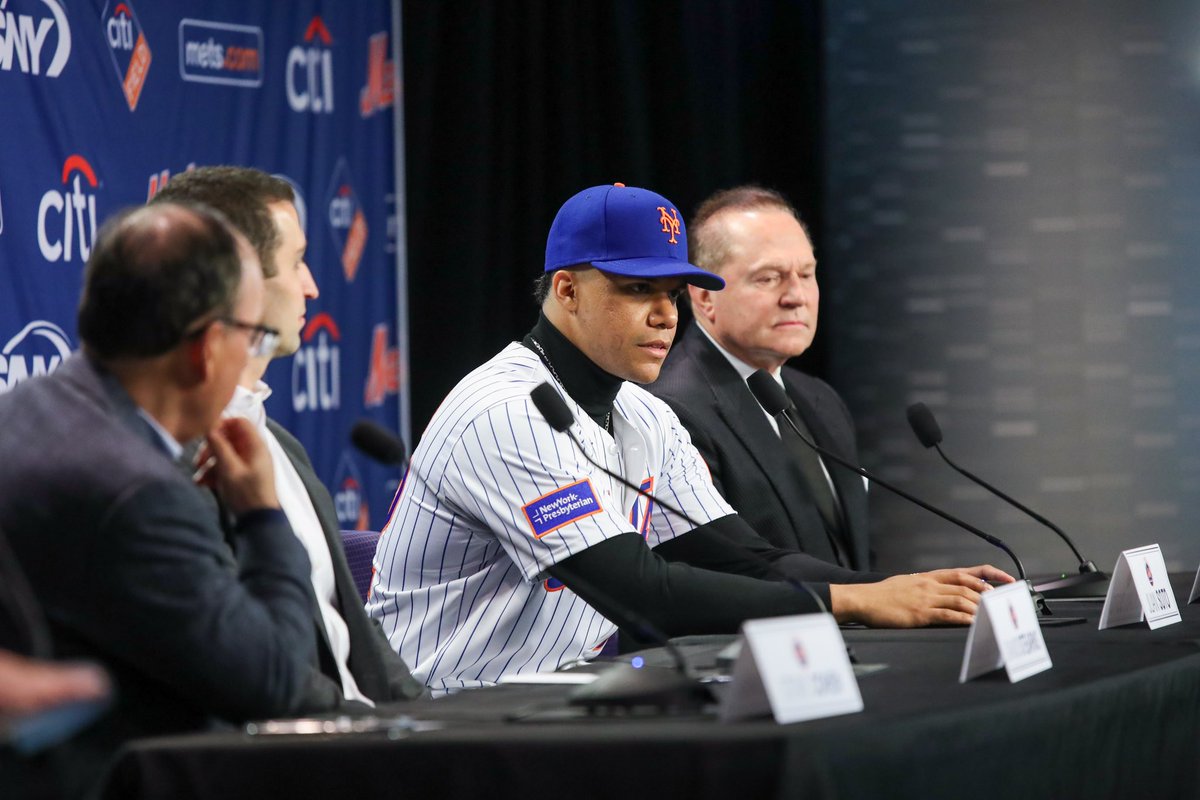 Mets's tweet photo. The orange and blue looks good on you, @JuanSoto25_ 🤩 https://t.co/P0NaWUhyzX