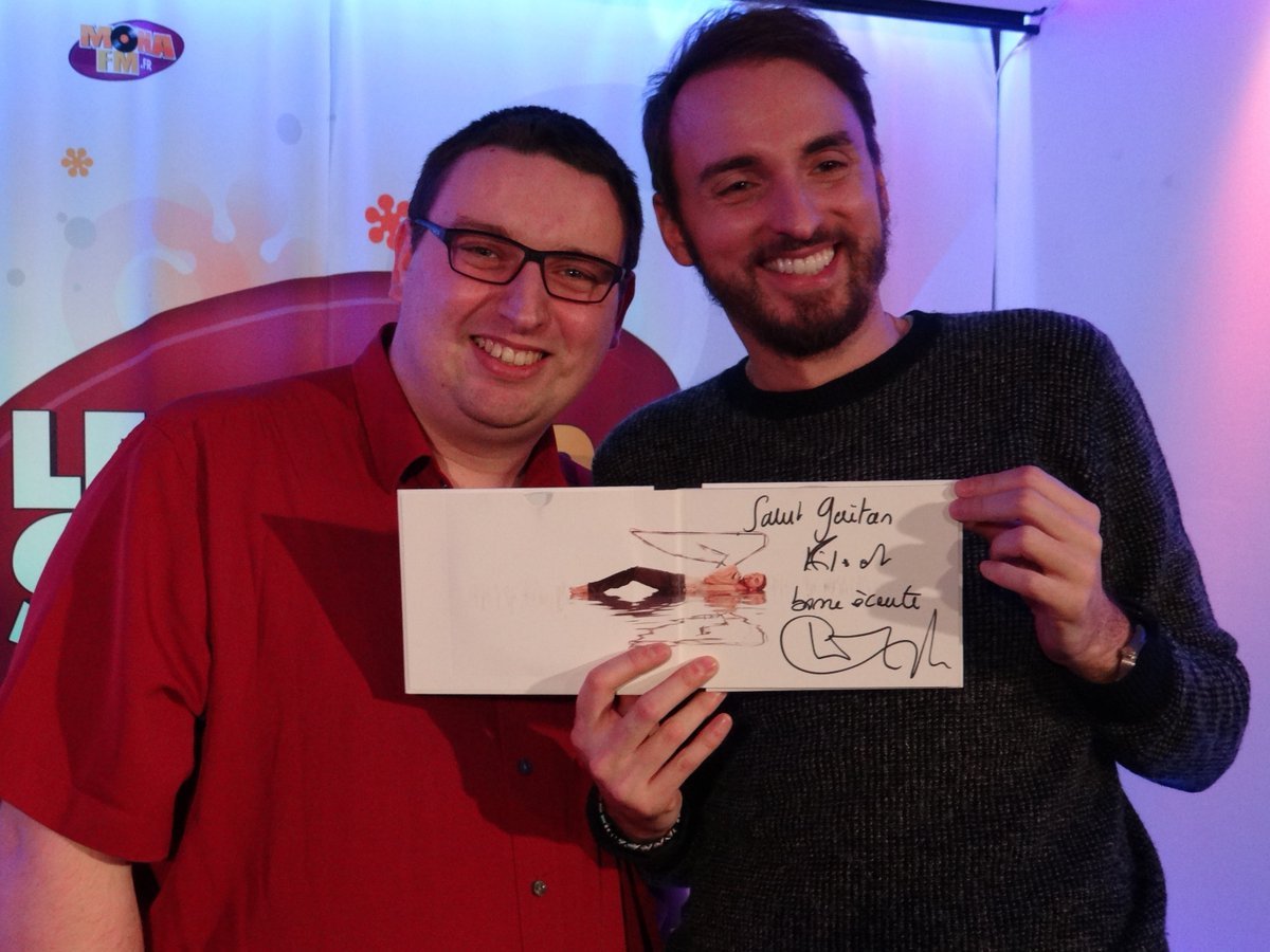PereEtGeek's tweet photo. @Charliiine__ @cwillem Ma première ... Alors oui oui c'est moi sur la photo lol , c'était mon ancien moi , celui qui abusait des donuts lol ... honte de ce physique mais un tellement bon souvenir cette rencontre privée à Mona FM en 2015. Ps sur une photo certaines vont se reconnaitre :-) https://t.co/YqQft3J1zu