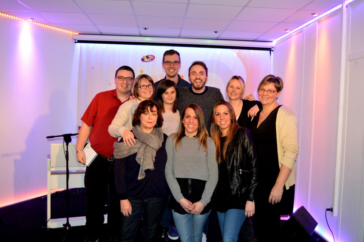 PereEtGeek's tweet photo. @Charliiine__ @cwillem Ma première ... Alors oui oui c'est moi sur la photo lol , c'était mon ancien moi , celui qui abusait des donuts lol ... honte de ce physique mais un tellement bon souvenir cette rencontre privée à Mona FM en 2015. Ps sur une photo certaines vont se reconnaitre :-) https://t.co/YqQft3J1zu