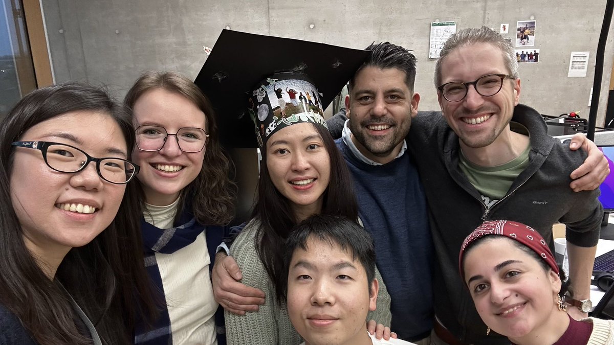 Lianyun_Huang's tweet image. Finished my defense today, it was a blessing having you since the beginning 🥰🥰@caina89 @JolienRietkerk @SimonWengert @Xenofon_G @Simon_CEChang