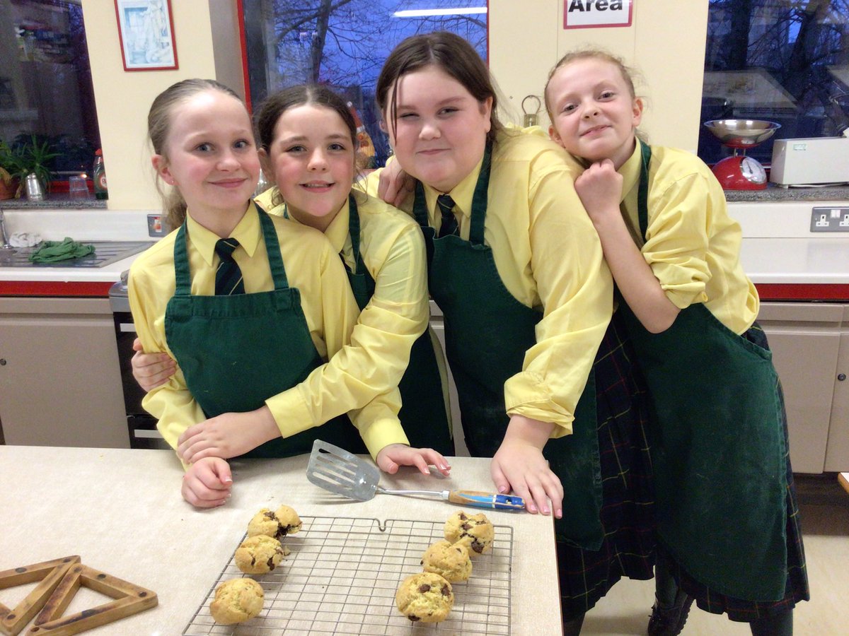StCatsHomeEc's tweet photo. In our second Seasonal Cookery Club session, students baked   Chocolate chip cookies - perfect for Santa! The festive Santa bags for taking them home added that extra touch of magic, with presentation as impressive as the cookies themselves. 🍪🎅🌟 #SeasonalCooking #FestiveFun https://t.co/fbeHDHkdHe