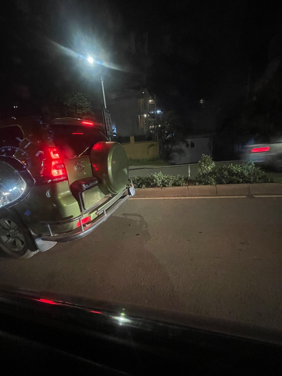 kaseem_dean's tweet photo. @DeoAkiiki why do most updf senior officers vehicles have covered number plates. Are they not important so that we all cover them? @MODVA_UPDF @PoliceUg @M_Kananura @GenWamala @ntvuganda @nbstv @igp_ug1 @cdfupdf https://t.co/GgZgzrqNRa