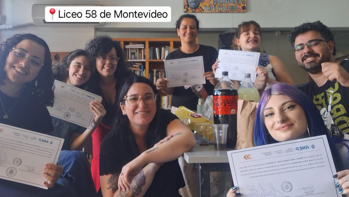 TrayectoriasCFE's tweet photo. 📷 Compartimos imágenes del cierre 2024 del Programa de Acompañamiento a noveles docentes y Referentes Pares en los 27 liceos que participan, articulado entre el Plan de Protección de Trayectorias del @cfe_anep y el Plan de Acompañamiento Estudiantil de la @dges_Uruguay https://t.co/flQwAu9hZP