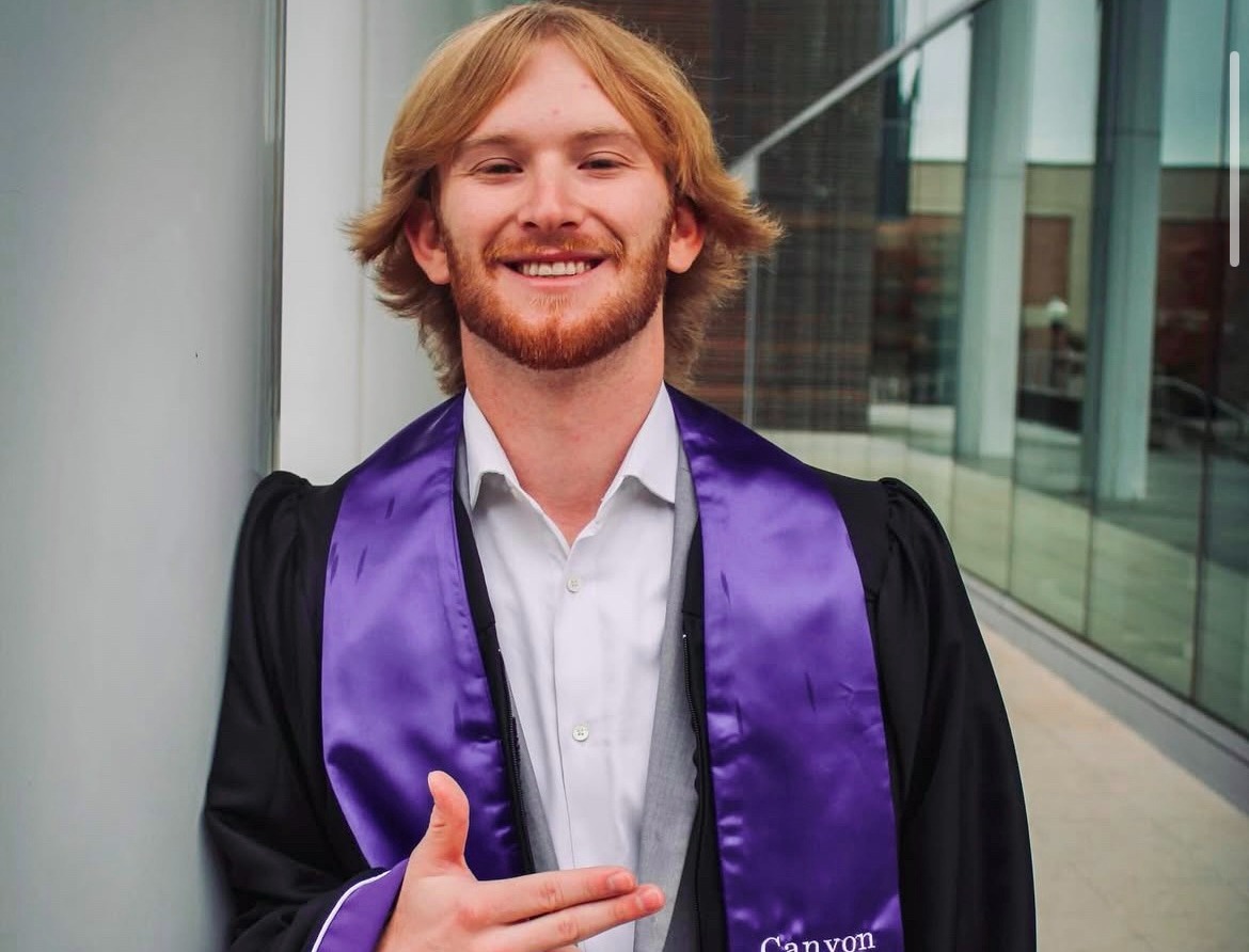 SFASU's tweet photo. We see you, #SFA24! Whoβs excited to become an SFA alumnus? π©βπ π¨βπ #SFAAlumni #SFAGrad πβ¨
π·: more photos on Facebook https://t.co/t7jZuAnW0H