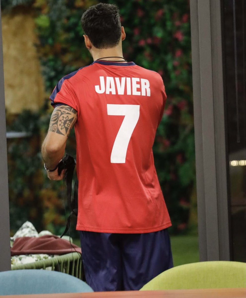 La2542Bambi's tweet photo. Javi, saremo sempre con te! 🤍
#javi7 #javier #grandefratello https://t.co/7RR3CKRez0
