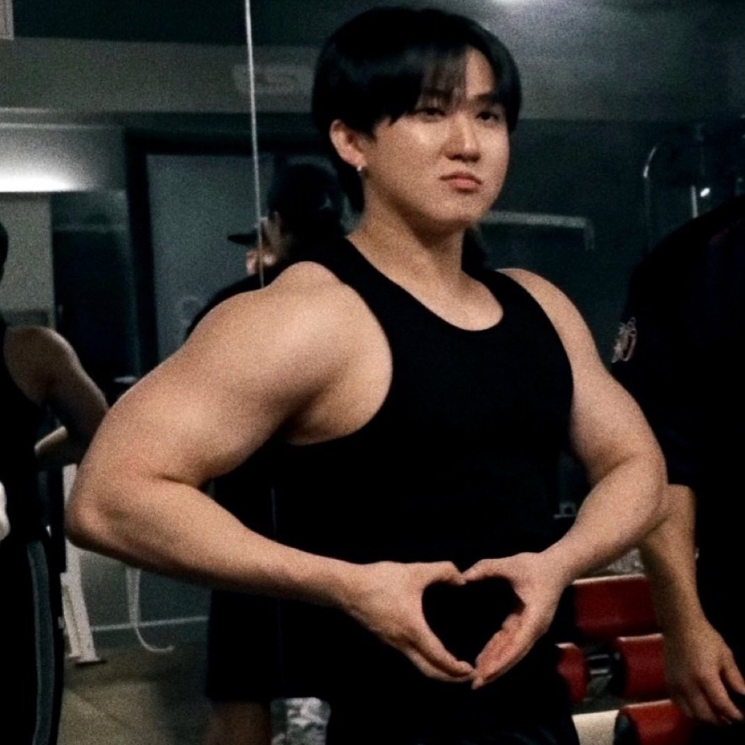 dramaticweasel's tweet image. hello bini