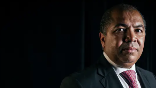 Universo_scp's tweet photo. 🚨Exclusivo "Universo Sporting" 🚨

"Escolha de João Pereira? Ou fomos enganados, ou enganaram o Presidente Frederico Varandas. Ambas são inadmissíveis." 

"Frederico Varandas comparou João Pereira ao Ruben Amorim, dizendo que em 5 anos estaria também a treinar um "colosso europeu", ou dizendo que o João Pereira cresceu como treinador e aperfeiçoou a equipa técnica convencendo a estrutura técnica da Academia pela sua liderança. Ou fomos enganados, ou enganaram o Presidente Frederico Varandas. Ambas são inadmissíveis."  

Hélder Amaral (@helderamaral67)  ao "Universo Sporting"