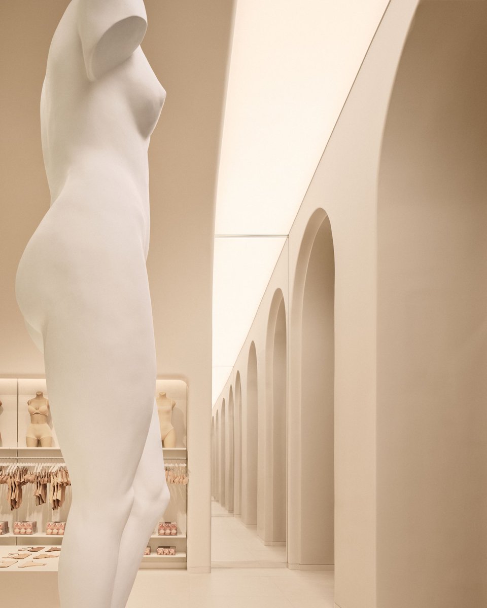 Kim Kardashian tweet media