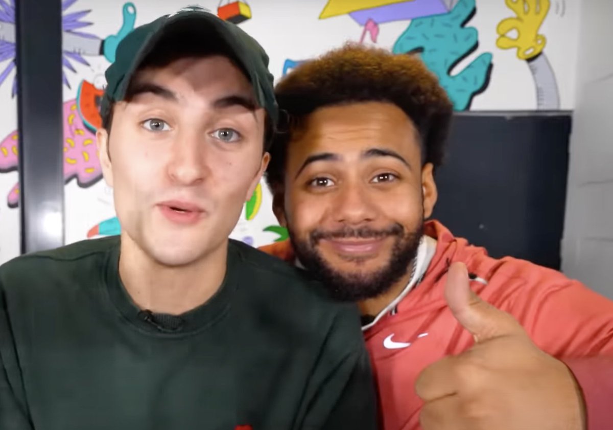 CastexFreud's tweet photo. mes couilles quand elle voit une autre main que la mienne rentrer dans mon falzar https://t.co/23jt4SLLUY