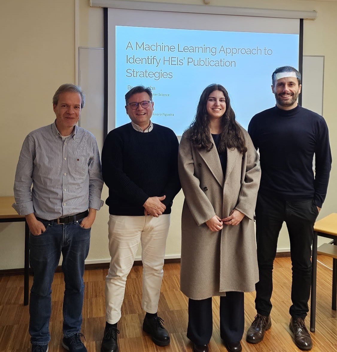 jorgeesparteiro's tweet photo. Um prazer voltar à minha Faculdade e reencontrar antigos amigos, colegas e professores nas provas de Mestrado em Ciência de Computadores da Bruna Rocha no DCC-FCUP @DccFcup @ciencias_fcup https://t.co/CCexhkL07t