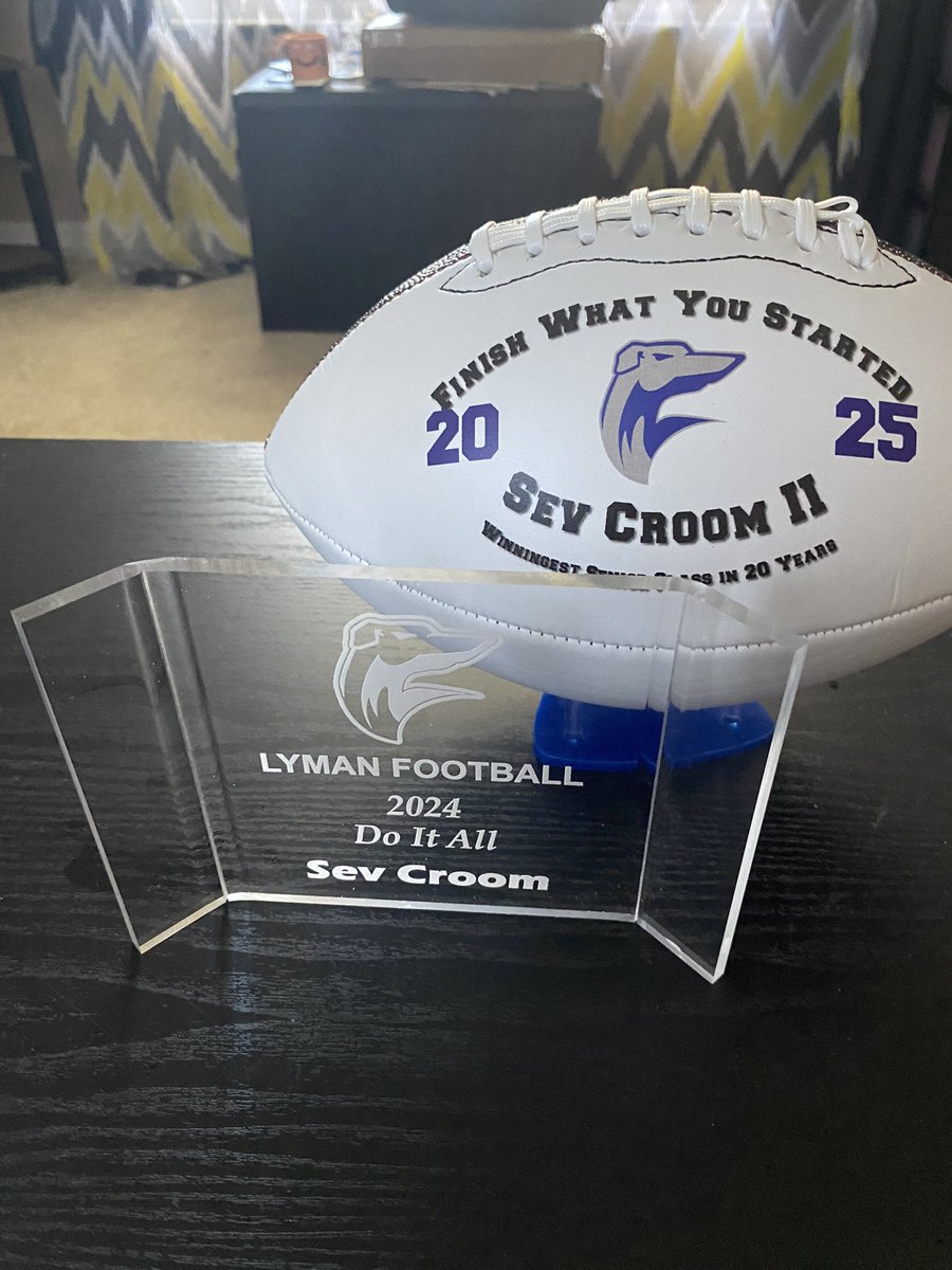 ๐๐๐ฏ ๐๐ซ๐จ๐จ๐ฆ ๐๐ (@sevcroom) on Twitter photo Awarded The Do it All / Iron Man of The Year Award #AGTG
( performing on all phases )
โข7 tds
โข 2 Ints
โข KR TD
โข 8 pbus
hudl.com/v/2Qf5cm
<a href="/HitStick_4/">M.A. Jr</a> <a href="/karlos_sr/">Karlos Williams Sr. (Coach Los)</a> <a href="/coachH2bwill/">Brandon Williams</a> <a href="/CRO31/">COACH ANTONIO CROMARTIE</a> <a href="/jcam1948/">Jeremy Campbell</a> <a href="/KShaw81/">Kenny Shaw</a> Awarded The Do it All / Iron Man of The Year Award #AGTG
( performing on all phases )
โข7 tds
โข 2 Ints
โข KR TD
โข 8 pbus
hudl.com/v/2Qf5cm
<a href="/HitStick_4/">M.A. Jr</a> <a href="/karlos_sr/">Karlos Williams Sr. (Coach Los)</a> <a href="/coachH2bwill/">Brandon Williams</a> <a href="/CRO31/">COACH ANTONIO CROMARTIE</a> <a href="/jcam1948/">Jeremy Campbell</a> <a href="/KShaw81/">Kenny Shaw</a>