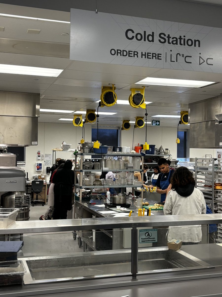 scottpathways's tweet photo. Over the past 2 weeks, Construction and Food Tourism Pathway students have been mentoring feeder school students through after school programming. Huge thanks to Growing Young Movers for employing more students from @scottcollegiate 👏🏻 https://t.co/8nIZS1DK11