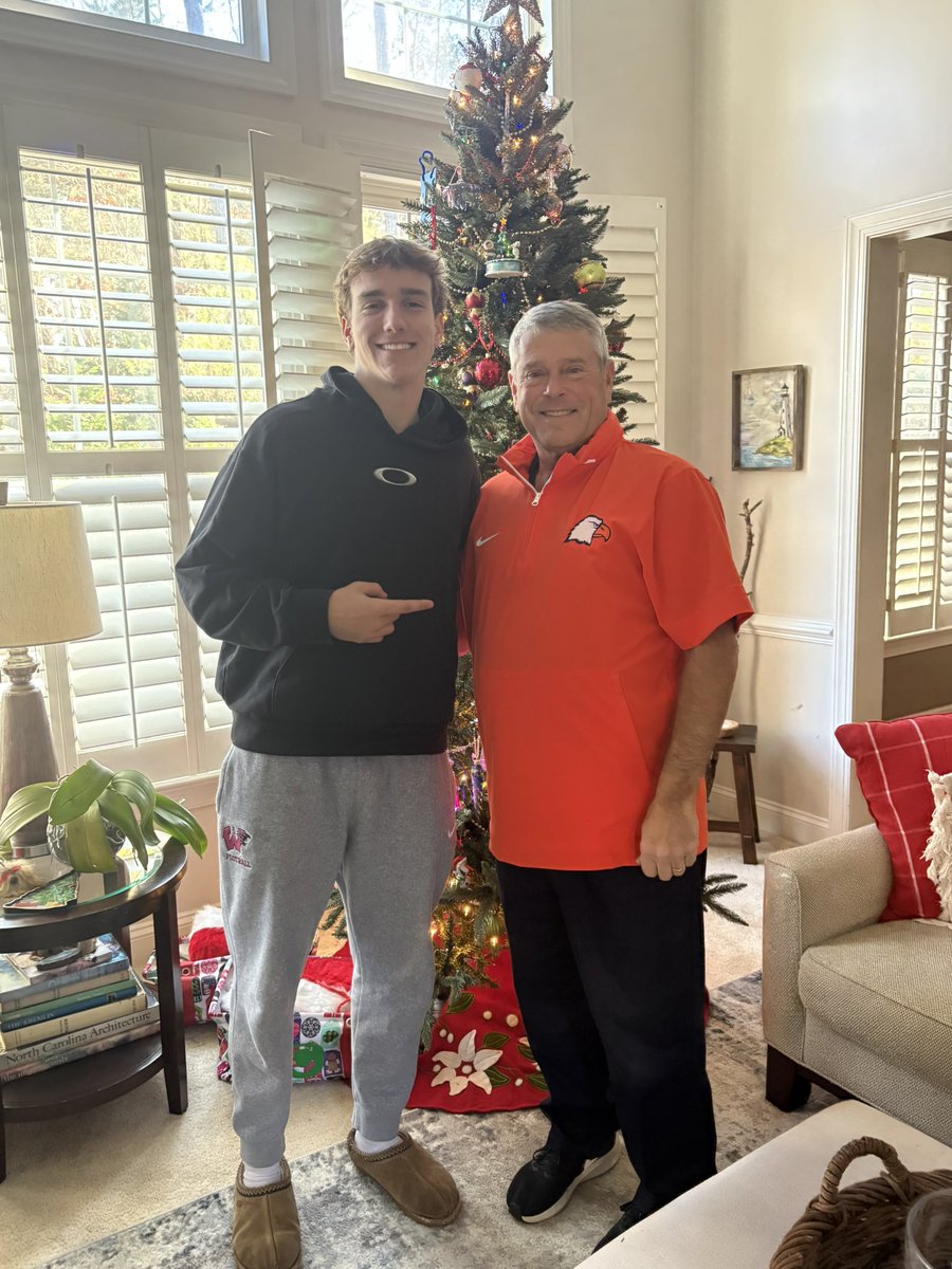 Thank you so much <a href="/CoachChuckPete/">Chuck Petersen</a> for coming by to see me and my family today! Always great seeing you!
 <a href="/CoachAIngram/">Ashley Ingram</a> <a href="/CSAPrepStar/">PREPSTAR</a> @RayIsaacSchool