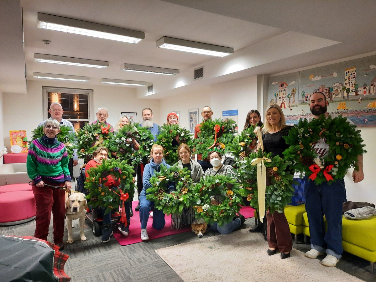 Christmas has started in the TCPID. Thank you to Jenny for organising the fabulous wreath-making session and for Rose Marie for putting everything together so brilliantly as always! 
#SuperTeam #ChristmasVibes 
<a href="/SchoolofEdTCD/">School of Education</a> <a href="/tcd/">Murray Gordon</a>