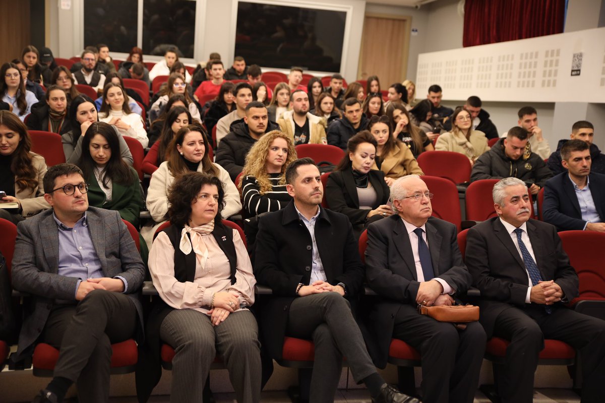 Tedi Dobi tweet media