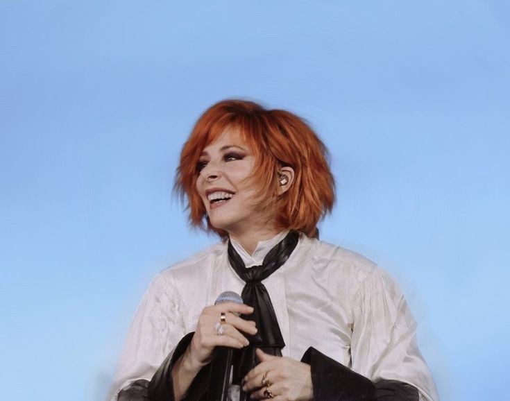 mylaudemyvie's tweet photo. MYLÈNE FARMER https://t.co/FXSqR8gnAX