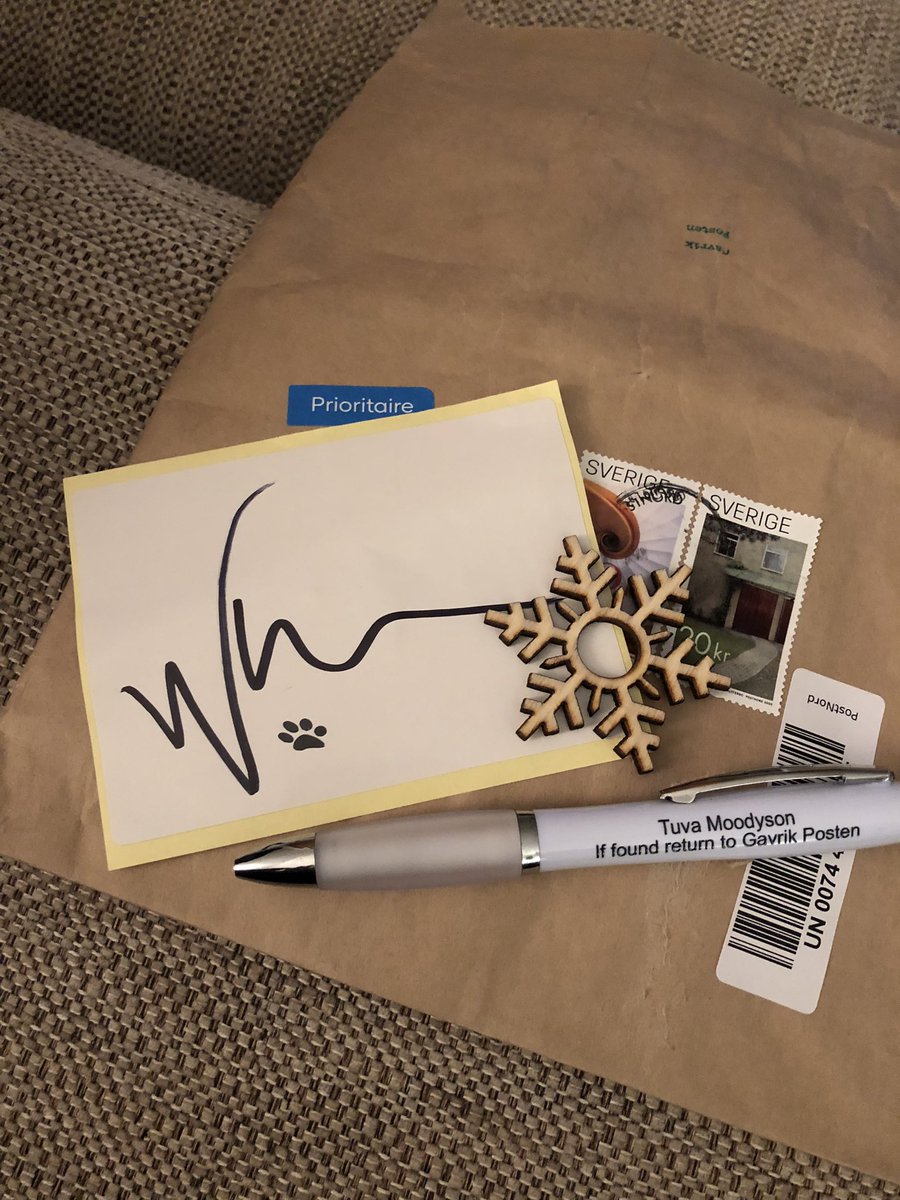 ThanhmaiUK's tweet photo. Thank you @willrdean for my post from the forest. I had to wrestle it away from Mia she thought it was hers #TeamTuva https://t.co/skVQWtFyqo