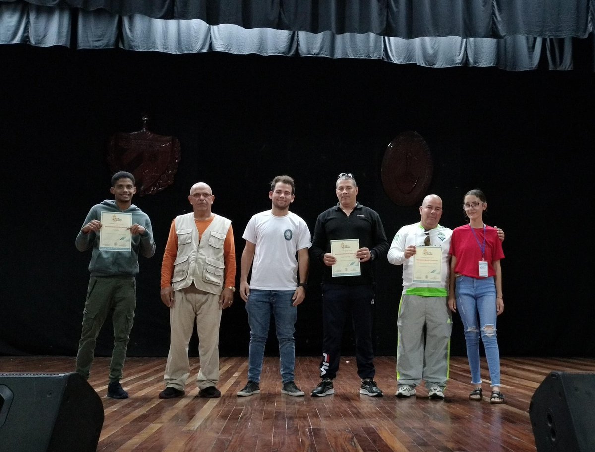 UCLVCU's tweet photo. 🤓 En la tarde de este jueves tuvo lugar la ceremonia de clausura de los 57 Juegos #Criollos2024 en el teatro universitario. 
🥇Facultad de Cultura Física (452) 
🥈 Facultad de Química y Farmacia (386) 
🥉 Facultad de Ciencias Pedagógicas (381) 
#Felicidades para todos🥊 https://t.co/Z8SNIhr2Ty