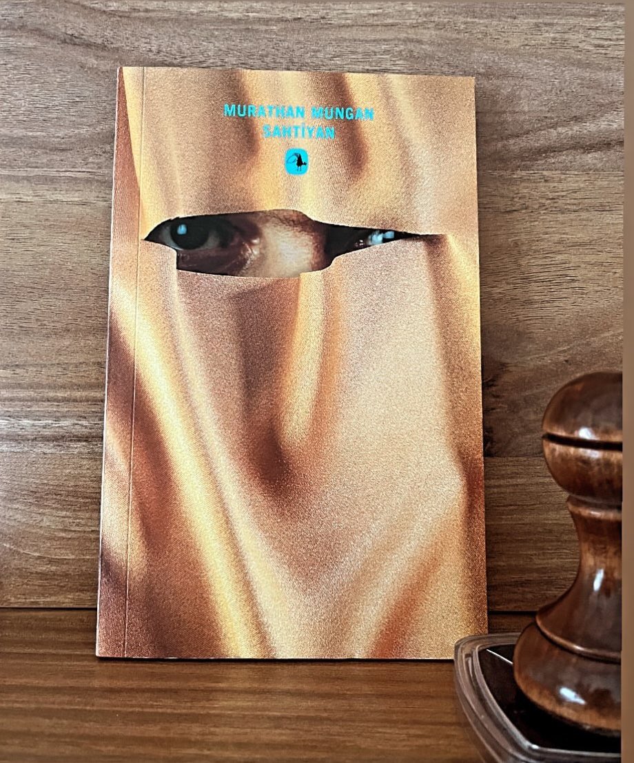 Sonuçsuzum artık
Başlangıçsızım…

#kitaplarimveben #kitaplayaşamak #kitapseverlertakiplesiyor #kitaptavsiyesi #murathanmungan <a href="/mungan_murathan/">murathan mungan</a>