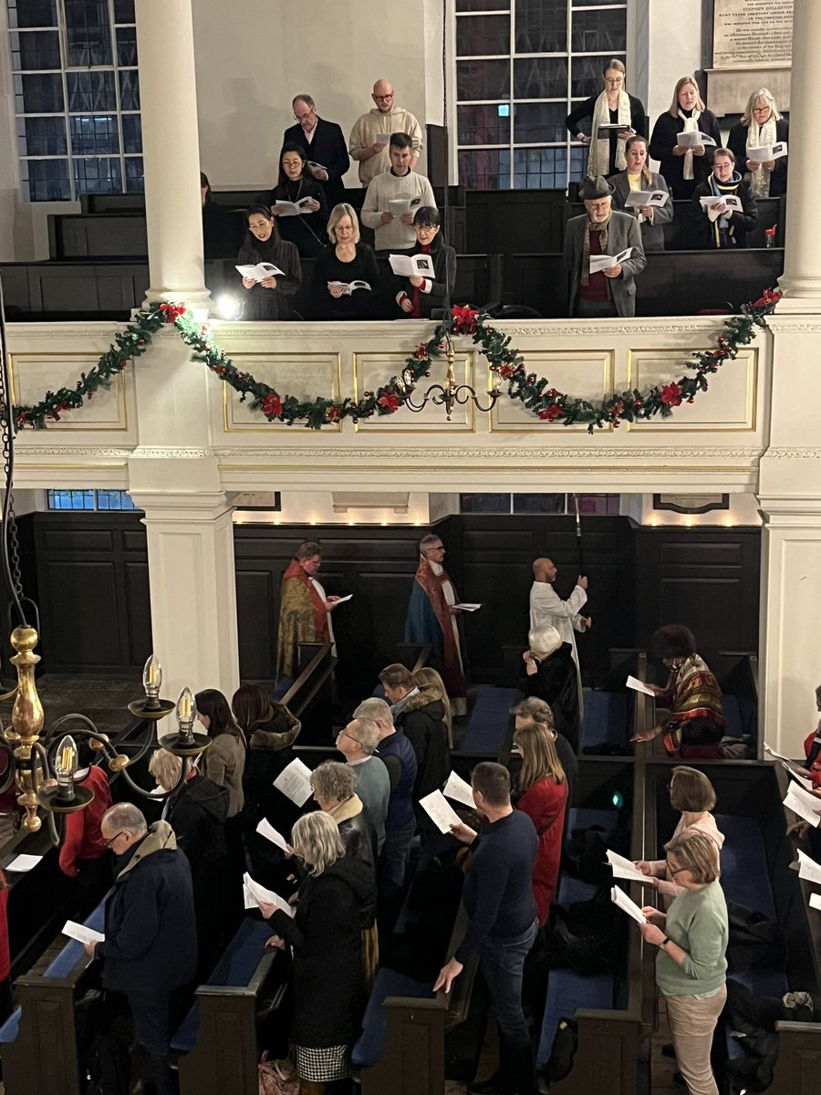 HelenNewhouse's tweet photo. Lovely carols and choir @GrosvenorChapel Community Carol Service! Great way to start the festive season 😊🎄 https://t.co/I3WxlEV2ow