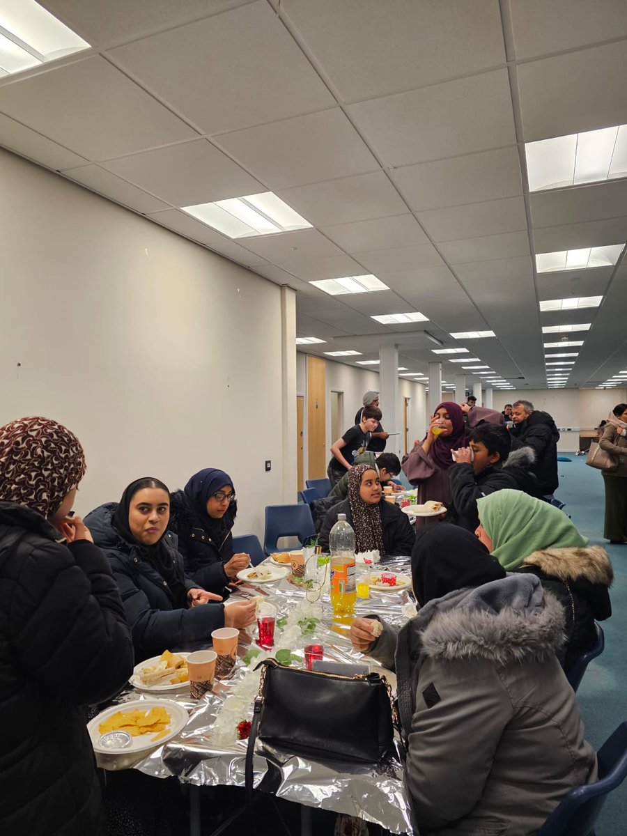 eystwales's tweet image. Our Haverfordwest Mosque/EYST Youth Project celebrated it's very first youth awards this week too!!
Awards including... young mentors , young person of the year and outstanding contribution awards! 💯
#youthworkworks
#EYST24YouthAwards