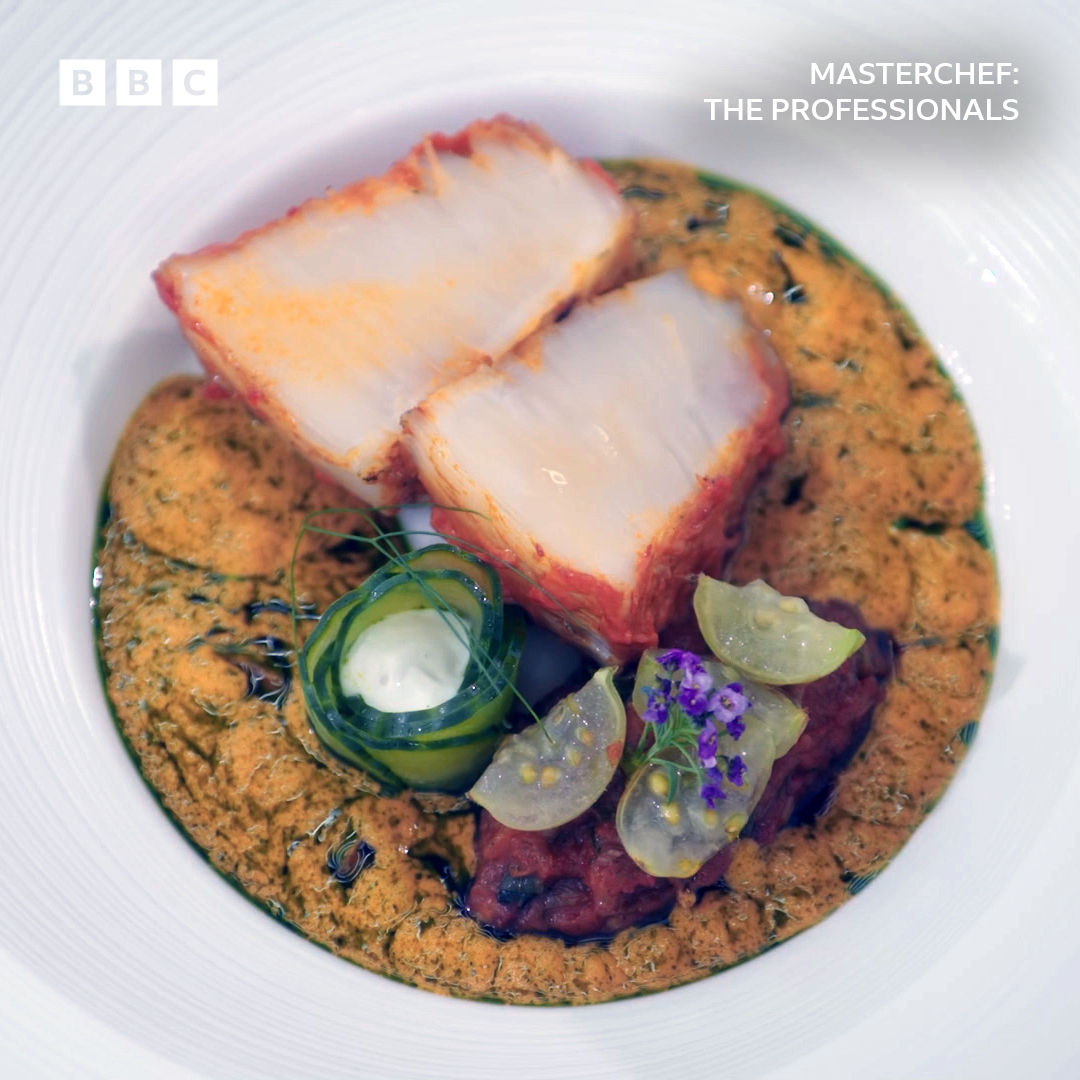 MasterChefUK's tweet image. π Dan's #MasterChefTheProfessionals Final Menu
Starter: Barbecue scallop
Main: Aged dairy cow beef
Dessert: Cassis mousse
#MasterChefUK