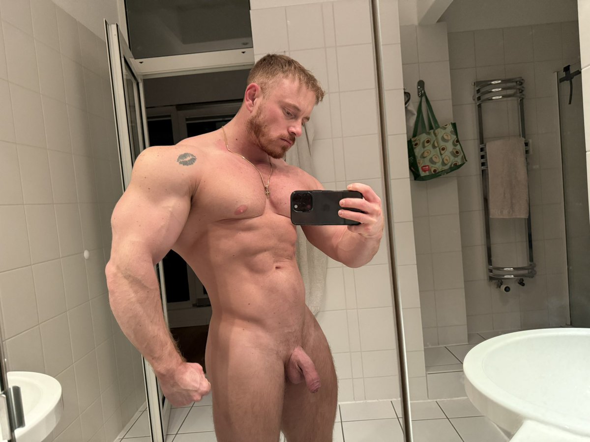 flexxxcouple's tweet photo. Join my Team for free ❤️ -> https://t.co/XwigHOBSwP https://t.co/PffeiKRjOa
