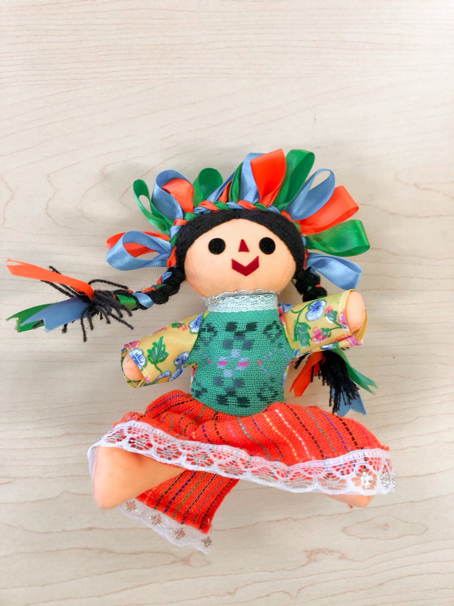 Thank you to one of our students and their family for the beautiful muneca 🫶❤️ <a href="/HCDSBWelcome/">HCDSB WelcomeCentres</a> <a href="/StCeciliaHCDSB/">StCeciliaHCDSB</a>