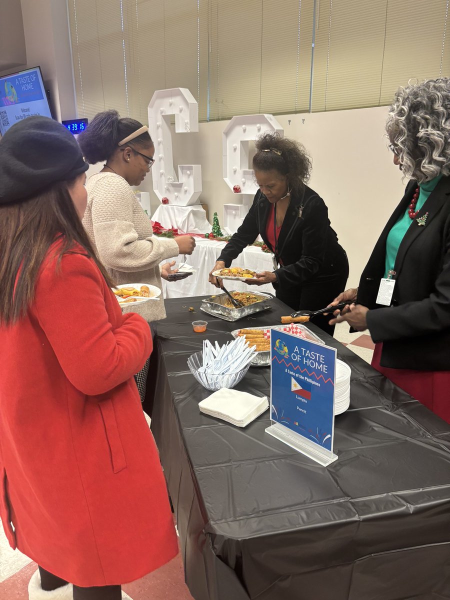 ccsteachers's tweet photo. “A Taste of Home” at our IT support session included tastes from West Africa, Columbia, the Philippines, and Jamaica. #CCSProfDev #CCSBTDept @karigrates @apetersonteach https://t.co/zbi4ZNJHuV