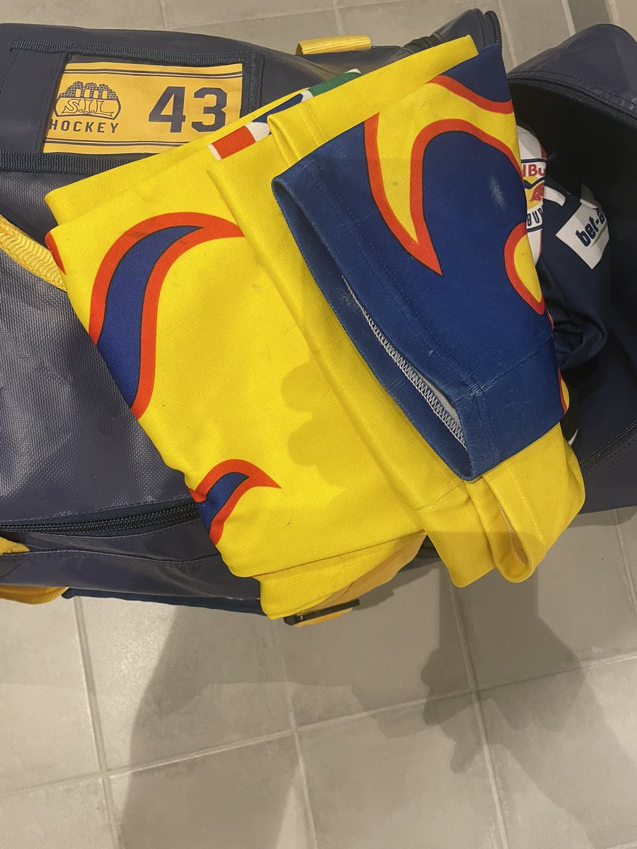 Takk for fin pod gutter. Vil nødig ha noe uoppgjort med Grorud-Joe. Strømpene hadde lurt seg med i flyttelasset gitt🤷Overlevering skal ordnes snarest. Takk for lånet 🙌🏻<a href="/EirikJohansen62/">Eirik Johansen</a> <a href="/BendikEriksen/">Bendik H. Eriksen</a>