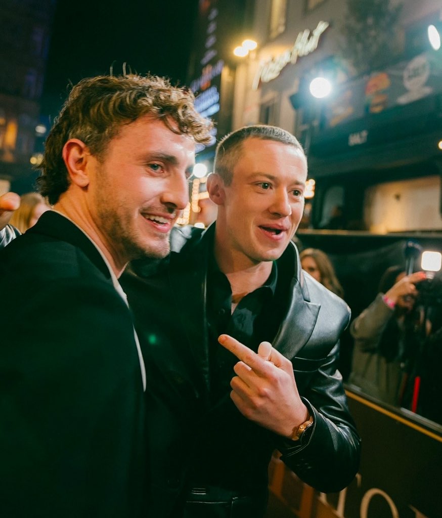 these two are really about to play george harrison and paul mccartney 😭😭