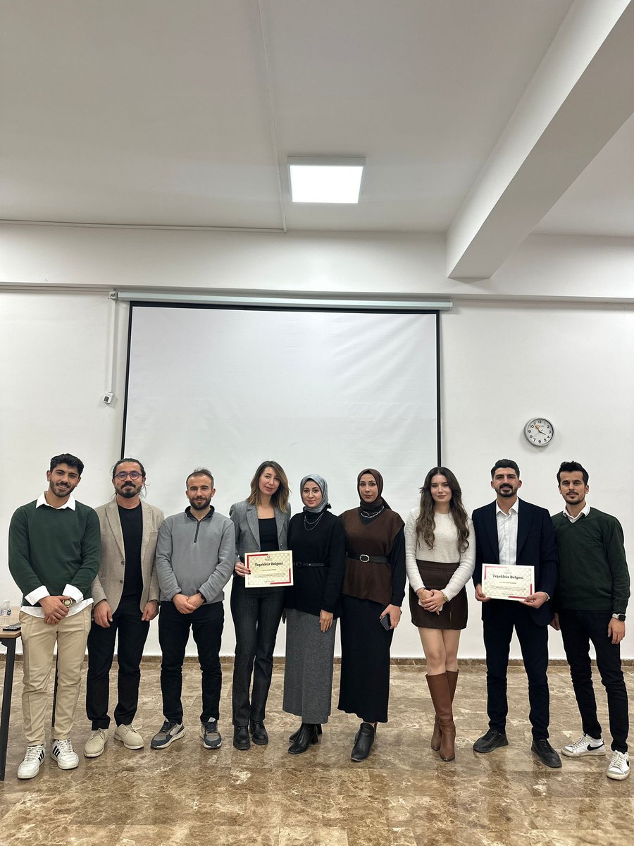 Musbarosu_chm's tweet photo. Merkez başkanımız Av. Faruk YILDIRIM tarafından Muş Alparslan Üniversitesi Psikoloji bölümü öğrencilerine ‘’Suça Sürüklenen Çocuklar ‘’ konulu eğitim verildi. https://t.co/qujeKDamub