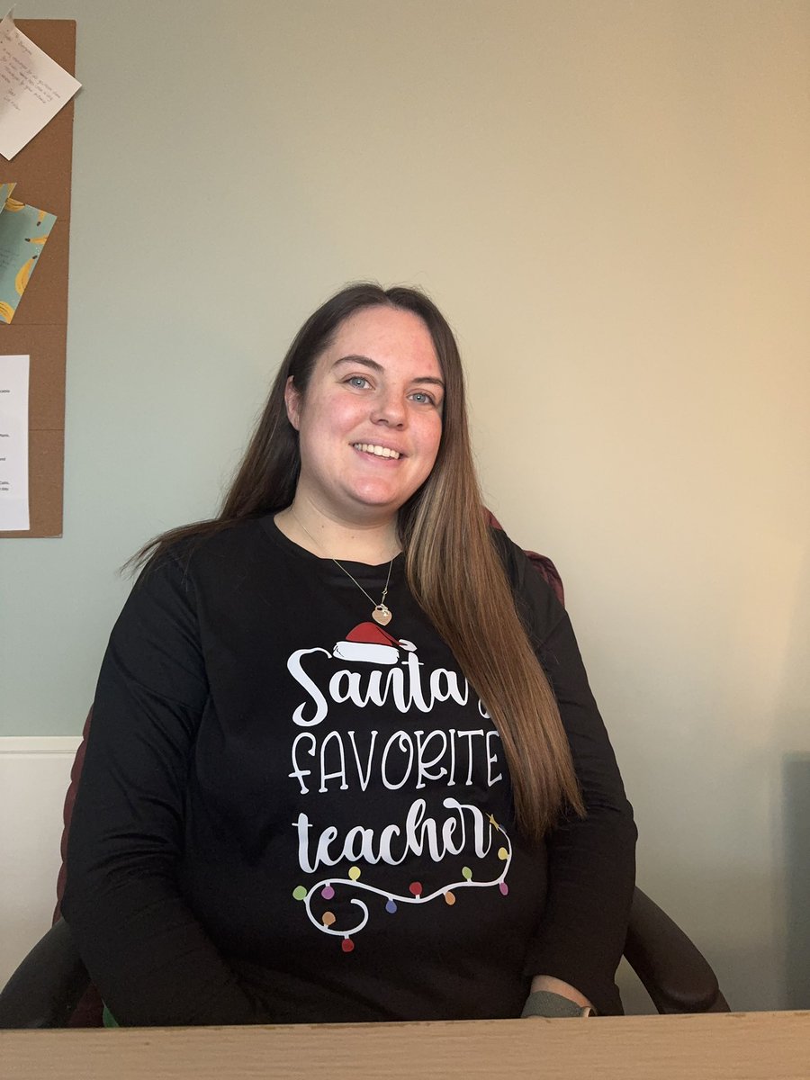 MissG_SEND's tweet photo. And let’s all pretend my top says *favourite* 

(And it definitely didn’t take me until lunch to realise) 🥰 https://t.co/oAjLFtHKUN