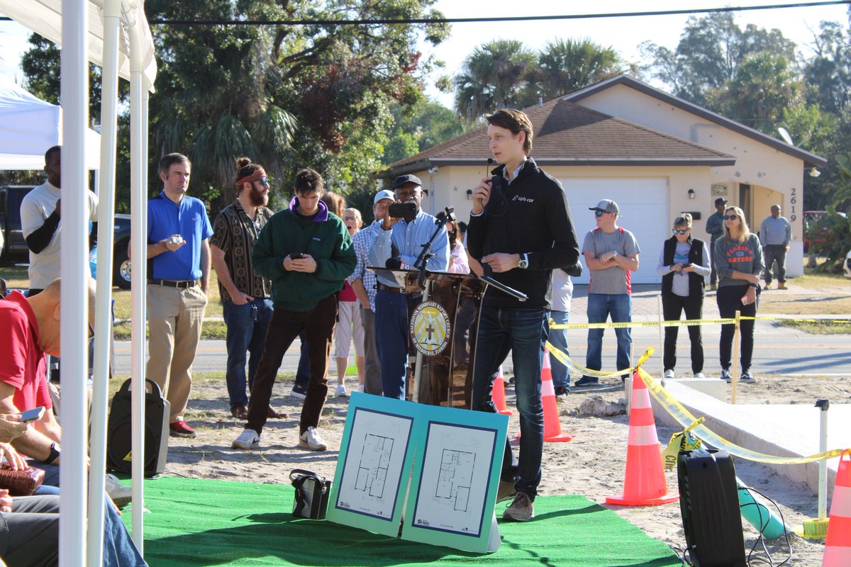 ApisCor3D's tweet photo. Continued: Photos from the kickoff event with Habitat for Humanity 📸

Thank you to our partners for collaborating on this project to #3Dprint #affordablehousing! 🏠 

How many crew members can you spot? 👀

#3Dprinting #construction #constructioninnovation #habitatforhumanity https://t.co/27t1ehfJdO