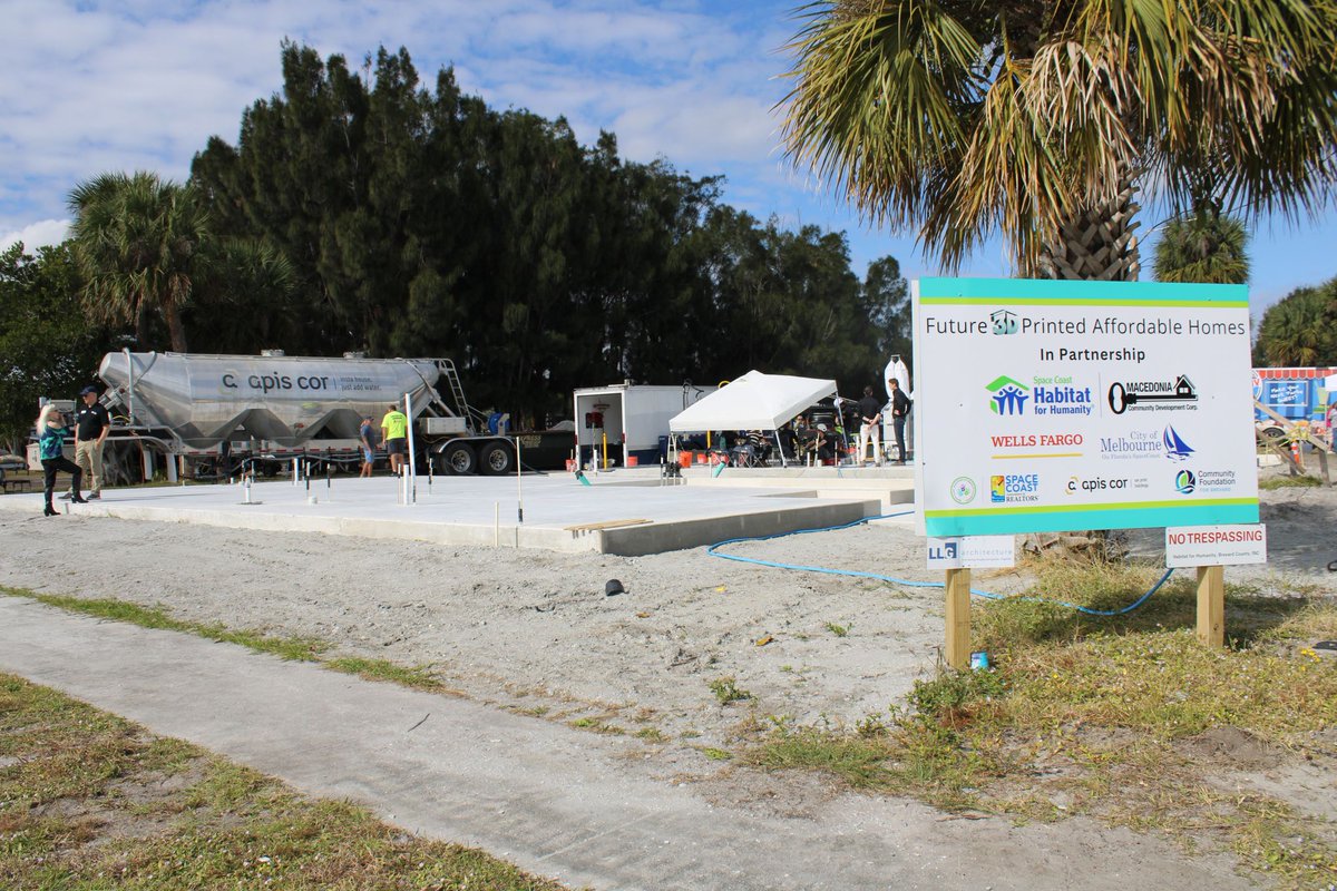 ApisCor3D's tweet photo. Continued: Photos from the kickoff event with Habitat for Humanity 📸

Thank you to our partners for collaborating on this project to #3Dprint #affordablehousing! 🏠 

How many crew members can you spot? 👀

#3Dprinting #construction #constructioninnovation #habitatforhumanity https://t.co/27t1ehfJdO