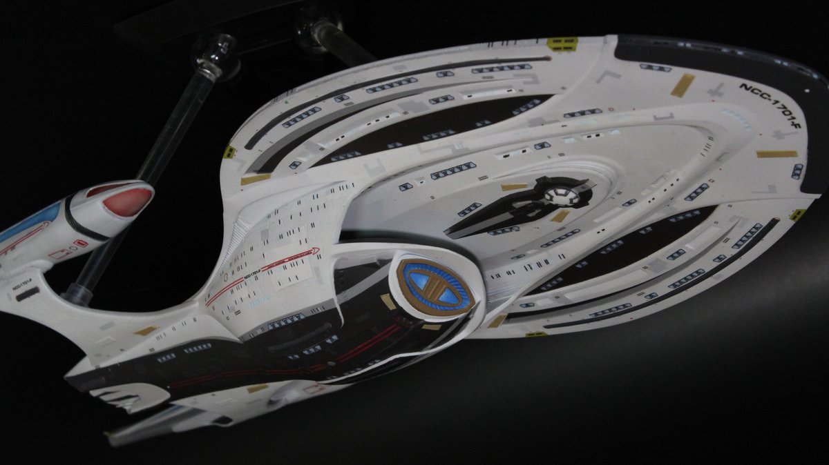 CStarships's tweet image. 1/2500 scale Odyssey class U.S.S. Enterprise F using the 3D print file from @DylanWassell6 on his Patreon StarshipsNStuff

#startrek #odysseyclass #starship #modelmaking #3dprint #resinprinting