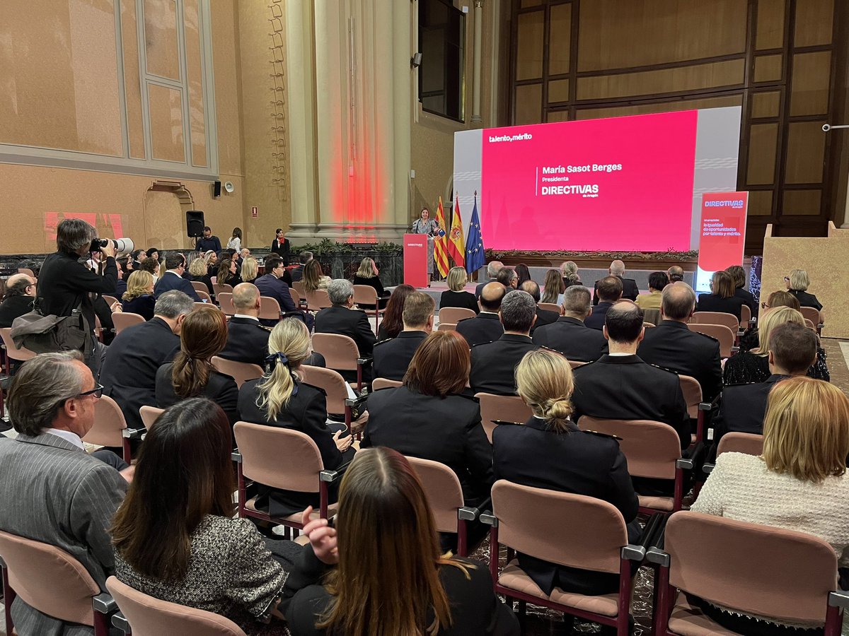 La Justicia de Aragón, Concepción Gimeno, recibe el Premio Talento y Mérito de <a href="/Directivas_ARGN/">Directivas de Aragon</a> en la categoría profesional🏅👏🏾

🗣️Las mujeres no necesitamos un trato diferente, sino que se atiendan nuestros méritos y, en su caso, se adopten las medidas de conciliación necesarias