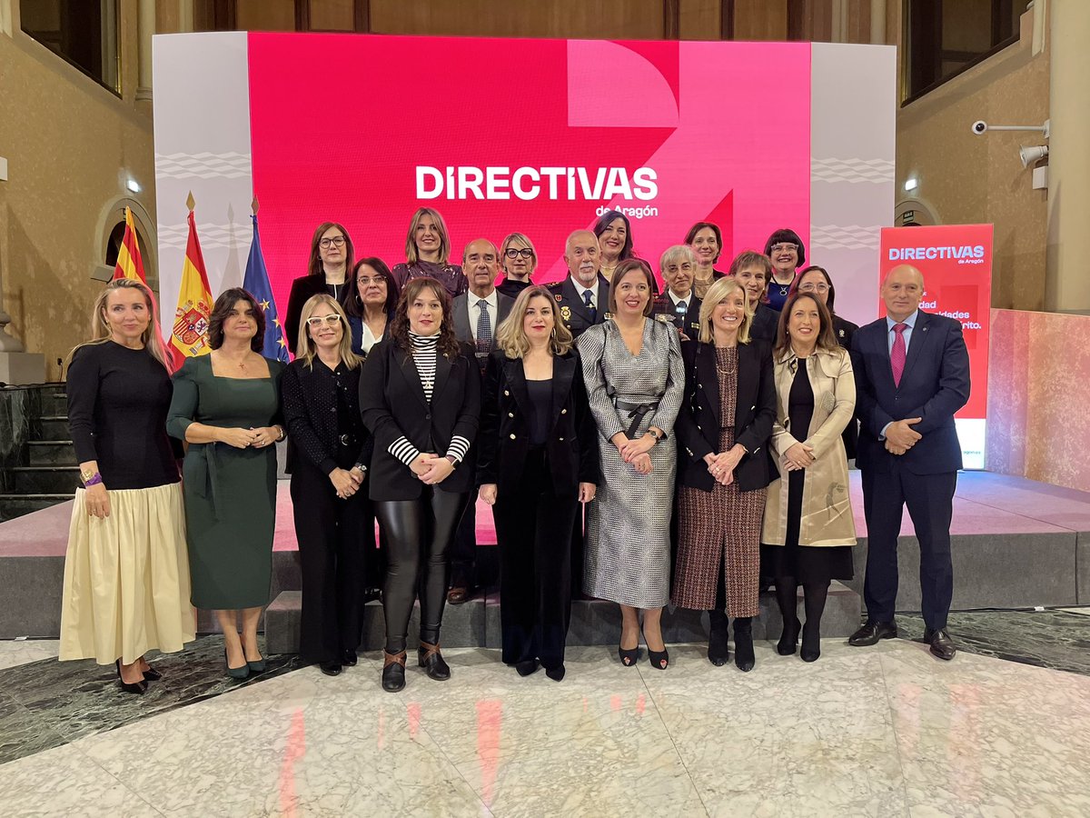 el_justicia's tweet photo. La Justicia de Aragón, Concepción Gimeno, recibe el Premio Talento y Mérito de @Directivas_ARGN en la categoría profesional🏅👏🏾

🗣️Las mujeres no necesitamos un trato diferente, sino que se atiendan nuestros méritos y, en su caso, se adopten las medidas de conciliación necesarias https://t.co/7BXrWlxChY