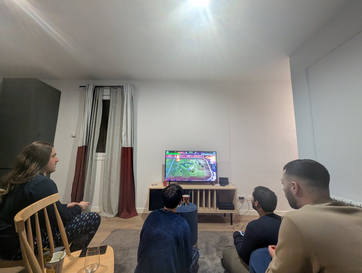 Whyx15's tweet photo. #teambuilding "hijo de puta" es lo más bonito que se ha escuchado hasta el momento 🥰🥰🥰 #goSLT https://t.co/vXFyNYAABu