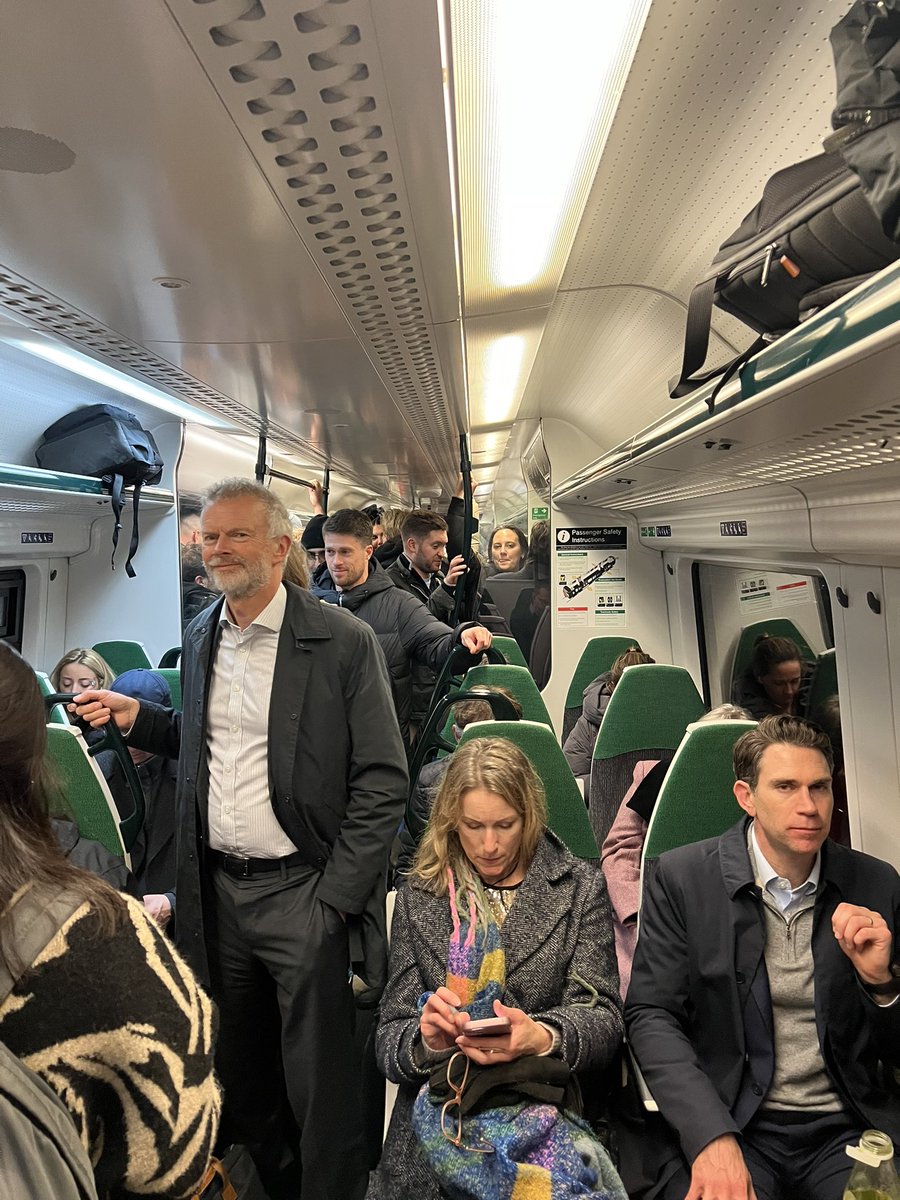 dan_brooke's tweet image. Typical @GWRHelp fast train. 4 carriages only on a busy night. People rammed in. Empty 4 carriage train sitting next to it! #cattleclass