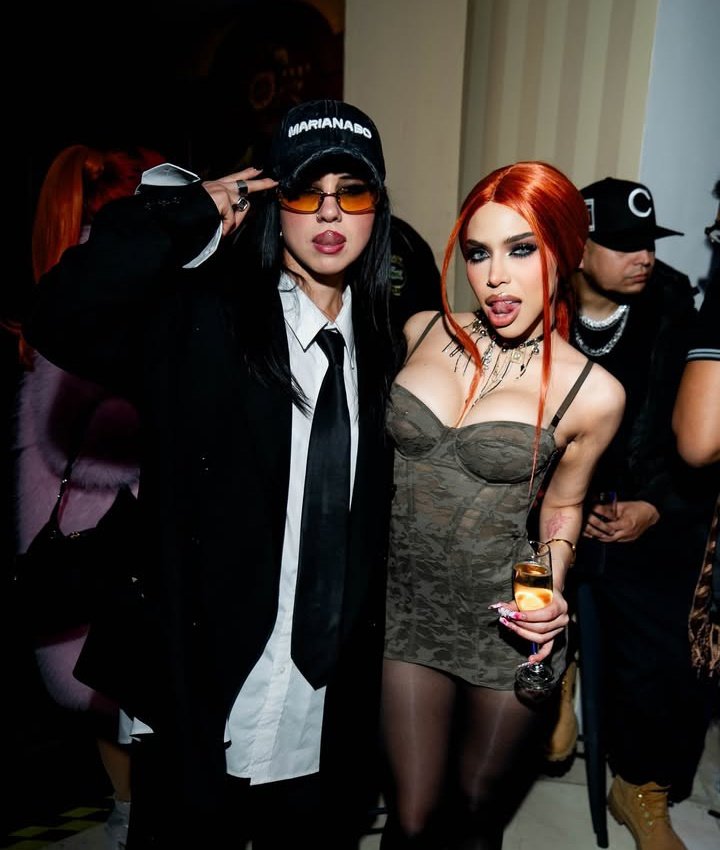 skapolinexss's tweet photo. .@YeriMua &amp; “Dj Mariana Bo” en la #GalaSpotify. https://t.co/P2F5Q8OLGn