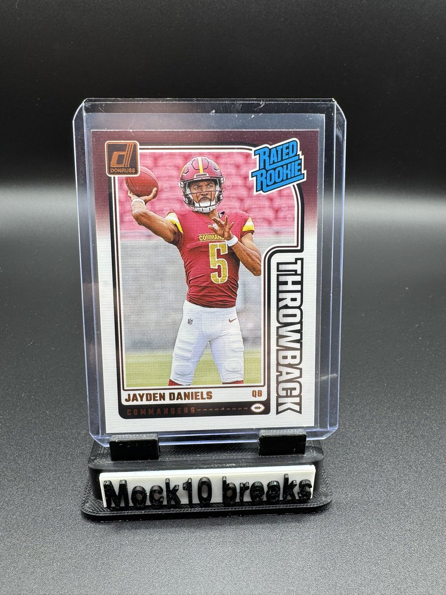 💥💥GIVY!💥💥

2024 Donruss Jayden Daniels Rated Rookie THROWBACK!

To enter: 👇🏼

💥Follow <a href="/Mock10Breaks/">Mock10Breaks</a> 
💥Retweet &amp; Like
💥Bonus entry if you follow <a href="/WillFF_/">WillFF</a> &amp; @gallaway_adam! 

#M10B #sportscards #NFL #thehobby #hobbybreaks #Commanders #httc