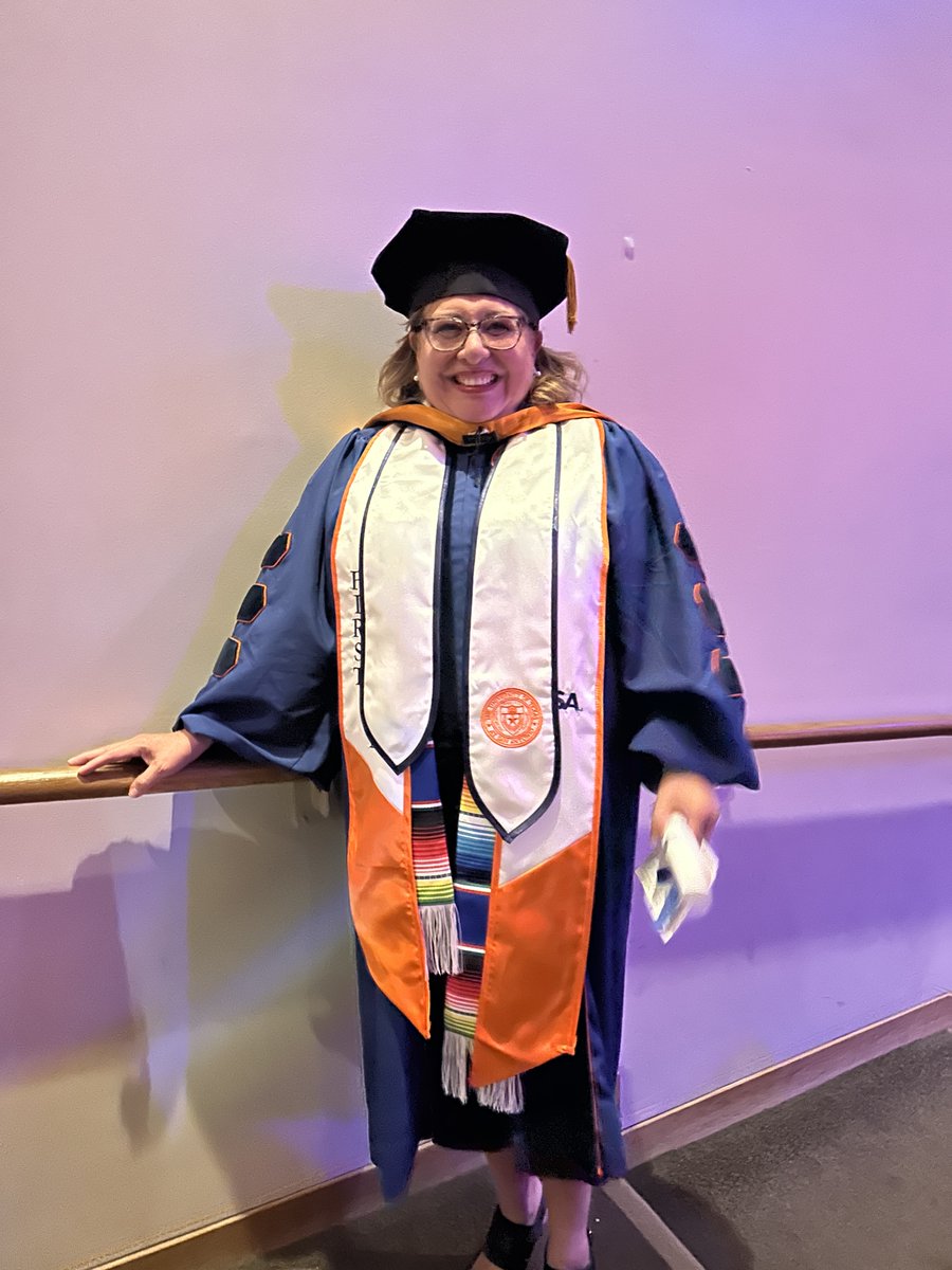 UTSAGradSchool's tweet image. Congratulations to the newest members of the doctoral community! You inspire us all 👏🎓 #UTSAGradSchool #UTSAGrad24 #doctoralconferral