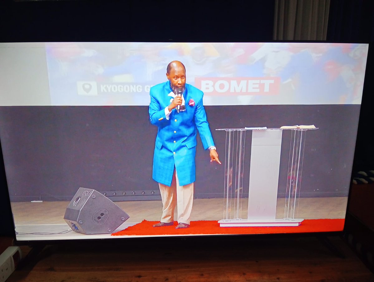 #ParisWordConference listening to The Prophet  of The LORD equals yo Eternal life. 

Powerful WordExpo happening in Paris France