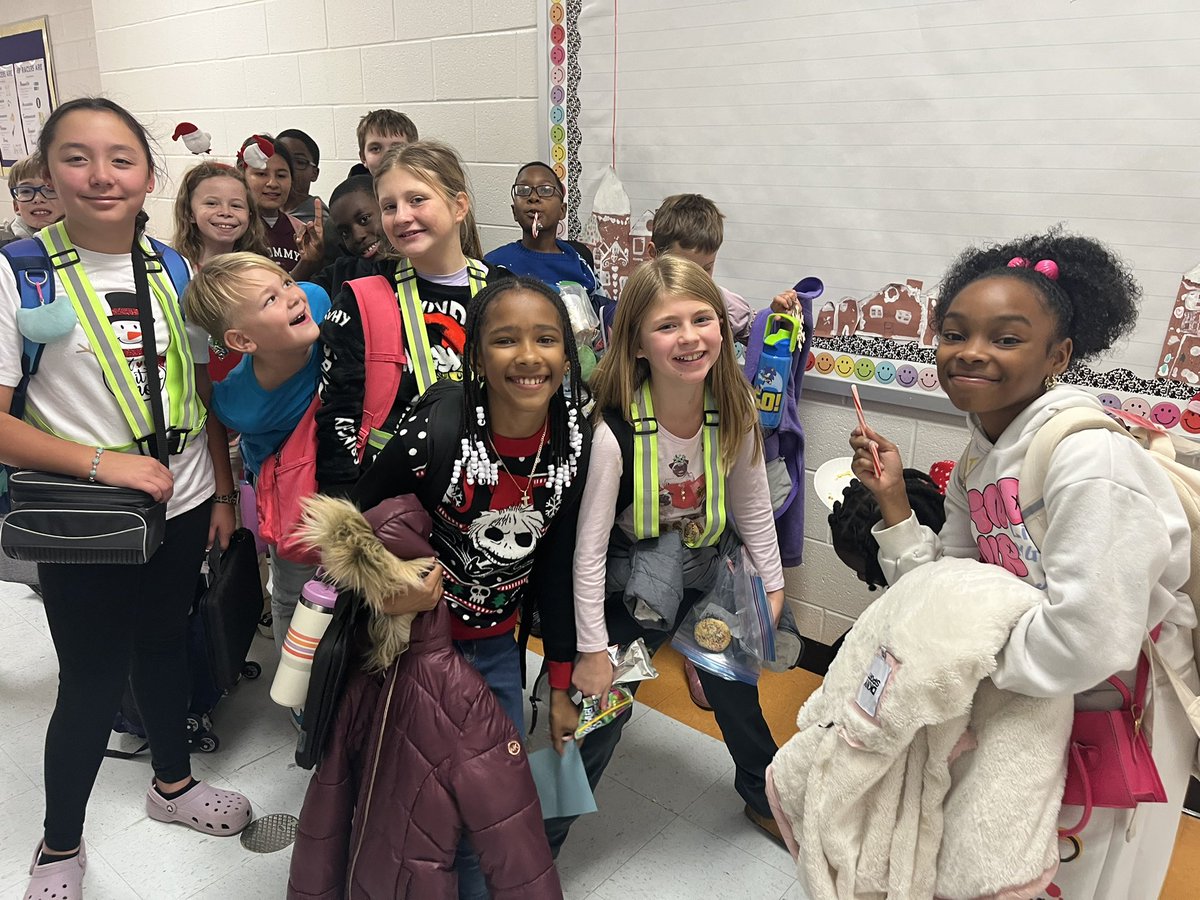 Stephenie Watson (@mswatson54) on Twitter photo RCE Beta Club Elves cooking up their winter service project…stay tuned 👀
#GameChanger <a href="/RCE_HCS/">RCE_HCS</a> <a href="/JondaWard/">Jonda Ward</a> RCE Beta Club Elves cooking up their winter service project…stay tuned 👀
#GameChanger <a href="/RCE_HCS/">RCE_HCS</a> <a href="/JondaWard/">Jonda Ward</a>